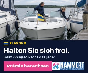 Werbebanner NAMMERT: Anlegen in enger Box, Motorboot mit Signalflagge D