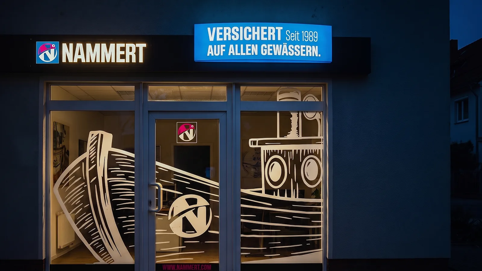 Das Büro der NAMMERT Assekuradeur GmbH in Königs Wusterhausen am Abend